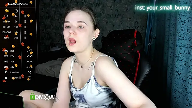 Snapshot of Your_small_bunny chatting on November 26, 4:02 am Your small bunny online show from November 26, 4:02 am