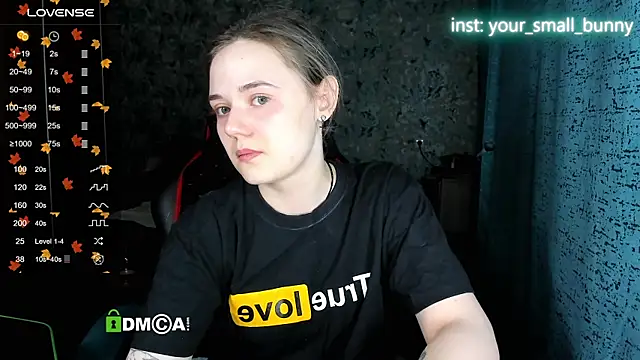 Snapshot of Your_small_bunny chatting on December 2, 2:06 am Your small bunny online show from December 2, 2:06 am