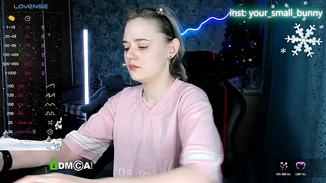 Snapshot of Your_small_bunny chatting on January 10, 2:02 am Your small bunny online show from January 10, 2:02 am