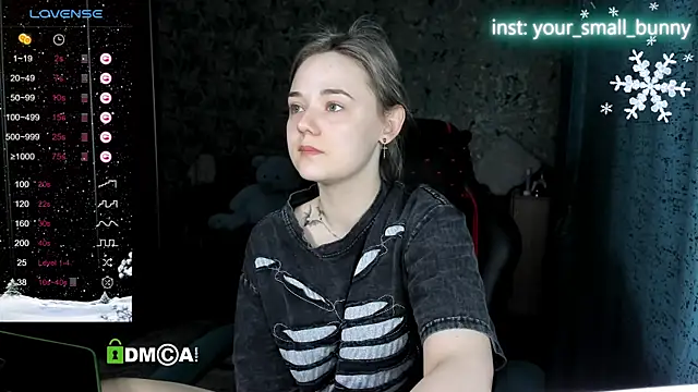 Snapshot of Your_small_bunny chatting on January 13, 2:06 am Your small bunny online show from January 13, 2:06 am