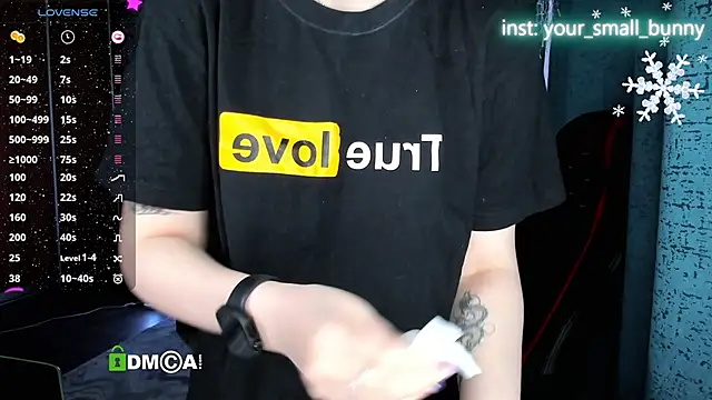 Snapshot of Your_small_bunny chatting on February 10, 3:10 am Your small bunny online show from February 10, 3:10 am