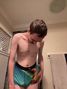 tallnerdyguy online show from June 17, 3:20 am