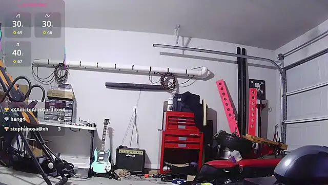 Snapshot of Strong_Bear89 chatting on April 15, 7:58 pm Strong Bear89 online show from April 15, 7:58 pm