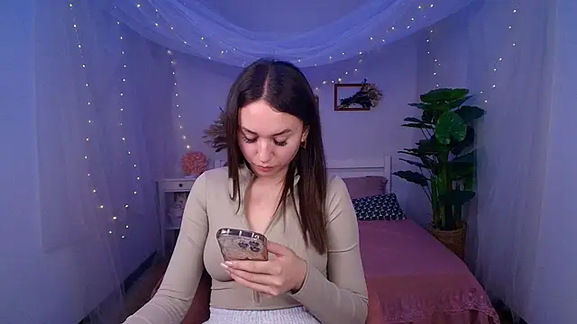 margeriTirell online show from May 31, 3:47 am