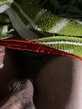 Snapshot of dzpoweralg chatting on December 10, 1:11 pm dzpoweralg online show from December 10, 1:11 pm