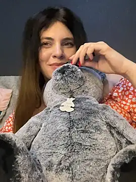 CurlyLara online show from February 1, 5:18 am