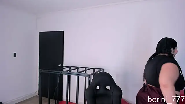 AmberiniHoffman online show from May 19, 12:11 pm