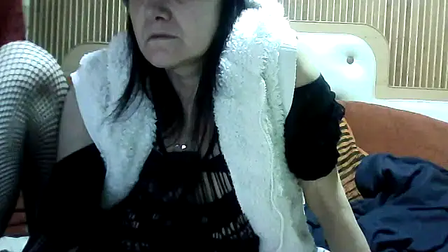 Snapshot of AlanaLaDream chatting on February 13, 6:59 pm AlanaLaDream online show from February 13, 6:59 pm