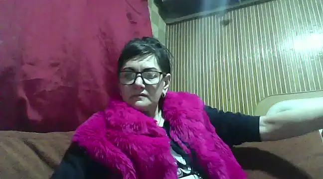 Snapshot of AlanaLaDream chatting on February 25, 9:35 pm AlanaLaDream online show from February 25, 9:35 pm