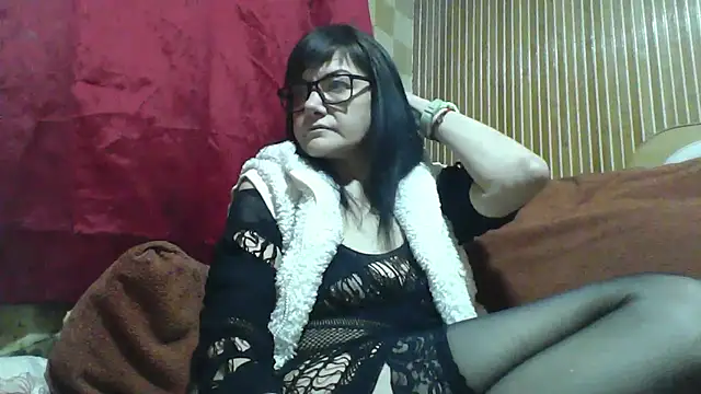 Snapshot of AlanaLaDream chatting on February 26, 8:44 pm AlanaLaDream online show from February 26, 8:44 pm