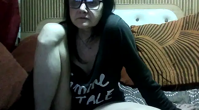 Snapshot of AlanaLaDream chatting on March 11, 8:42 pm AlanaLaDream online show from March 11, 8:42 pm