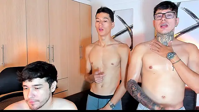 Snapshot of Party_guyssex chatting on March 19, 1:18 pm Party guyssex online show from March 19, 1:18 pm