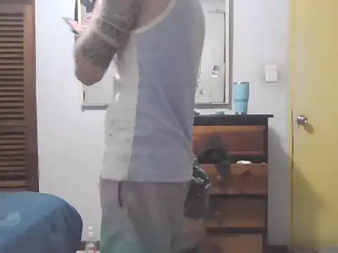 Snapshot of fdvign7 chatting on February 6, 7:02 am fdvign7 online show from February 6, 7:02 am