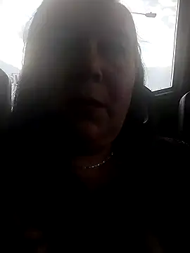 sara pineros online show from December 6, 9:35 pm