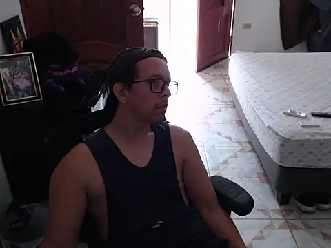 Snapshot of Pit_xxz chatting on September 23, 3:26 pm Pit xxz online show from September 23, 3:26 pm