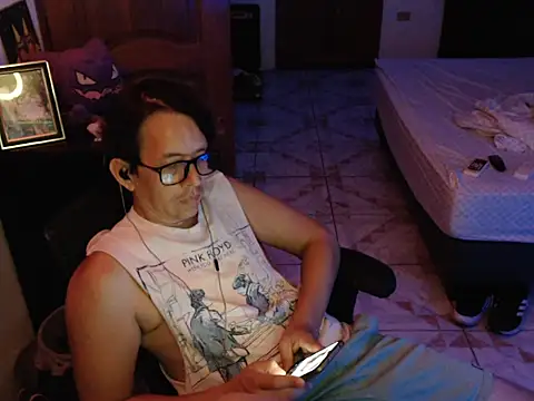 Snapshot of Pit_xxz chatting on October 12, 5:39 am Pit xxz online show from October 12, 5:39 am