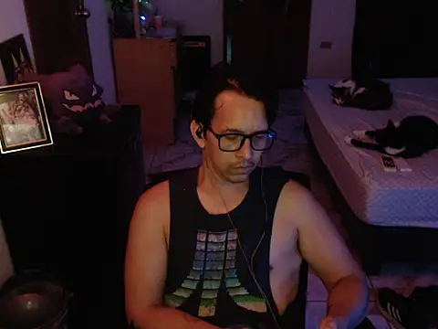 Snapshot of Pit_xxz chatting on October 16, 4:35 am Pit xxz online show from October 16, 4:35 am