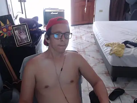 Snapshot of Pit_xxz chatting on December 2, 6:58 pm Pit xxz online show from December 2, 6:58 pm