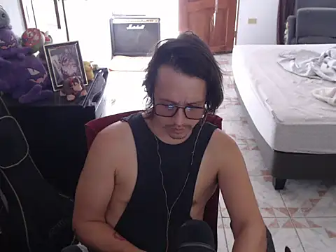 Snapshot of Pit_xxz chatting on July 9, 4:44 pm Pit xxz online show from July 9, 4:44 pm