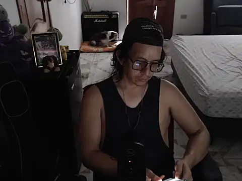 Snapshot of Pit_xxz chatting on July 19, 4:00 pm Pit xxz online show from July 19, 4:00 pm
