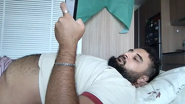 Snapshot of teddy_alan chatting on February 15, 7:51 am teddy alan online show from February 15, 7:51 am