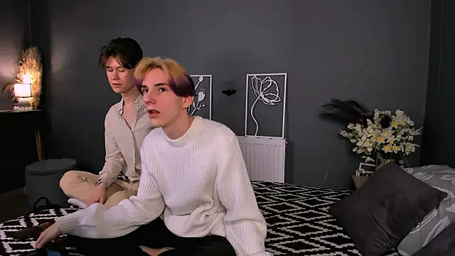 Snapshot of AndrewwCarter2 chatting on February 14, 7:21 pm AndrewwCarter2 online show from February 14, 7:21 pm