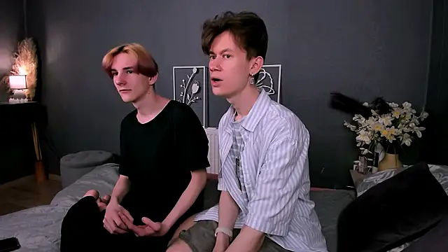 Snapshot of AndrewwCarter2 chatting on February 21, 7:26 pm AndrewwCarter2 online show from February 21, 7:26 pm