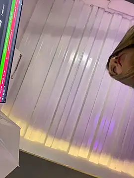 Snapshot of gwen_ashly chatting on March 13, 8:59 pm gwen ashly online show from March 13, 8:59 pm