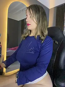 Snapshot of gwen_ashly chatting on March 17, 8:01 pm gwen ashly online show from March 17, 8:01 pm