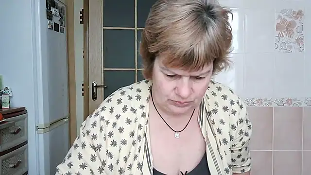 Snapshot of Ettie_Tonia chatting on February 15, 1:49 pm Ettie Tonia online show from February 15, 1:49 pm