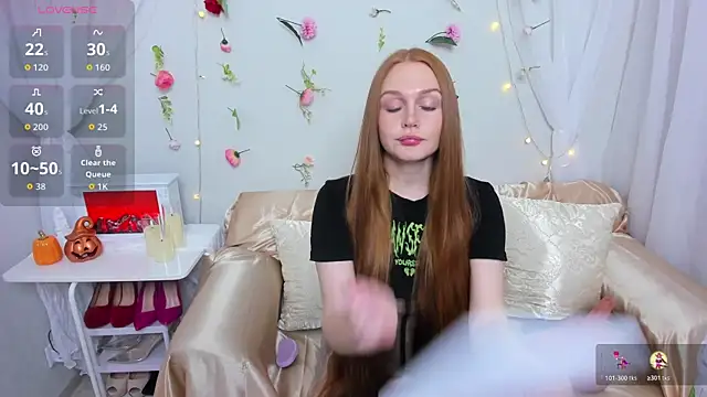 Snapshot of Merida_red_ chatting on October 27, 1:20 am Merida red  online show from October 27, 1:20 am