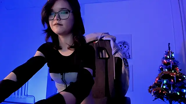 Snapshot of Elainebeness chatting on December 21, 2:09 am Elainebeness online show from December 21, 2:09 am