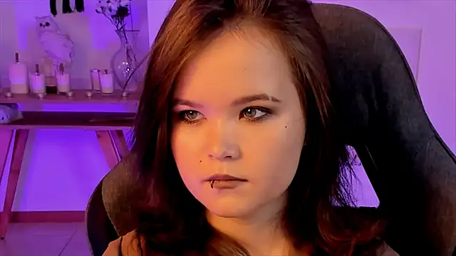 Snapshot of Elainebeness chatting on January 25, 11:00 pm Elainebeness online show from January 25, 11:00 pm