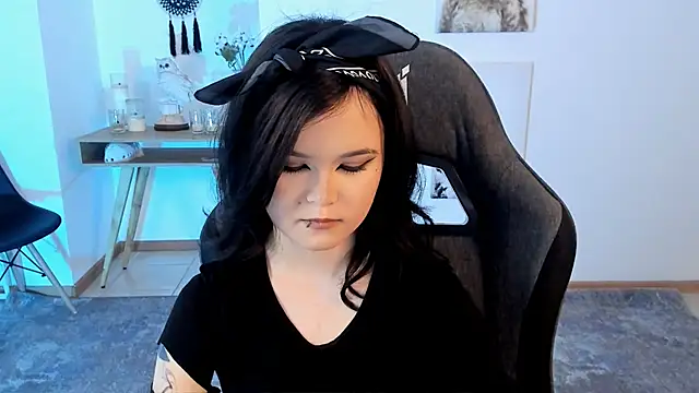 Snapshot of Elainebeness chatting on February 26, 7:27 pm Elainebeness online show from February 26, 7:27 pm