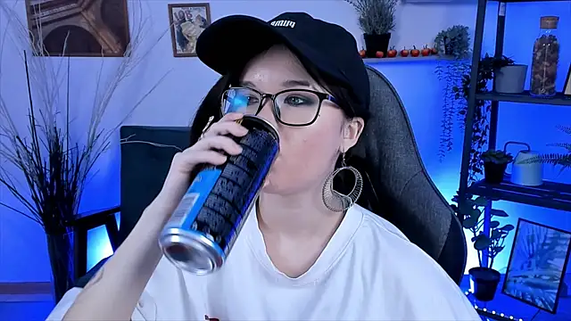 Snapshot of Elainebeness chatting on March 6, 10:47 pm Elainebeness online show from March 6, 10:47 pm