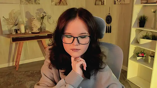 Snapshot of Elainebeness chatting on March 22, 6:58 pm Elainebeness online show from March 22, 6:58 pm