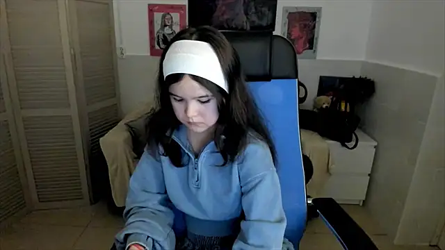 Snapshot of Elainebeness chatting on October 1, 7:31 pm Elainebeness online show from October 1, 7:31 pm