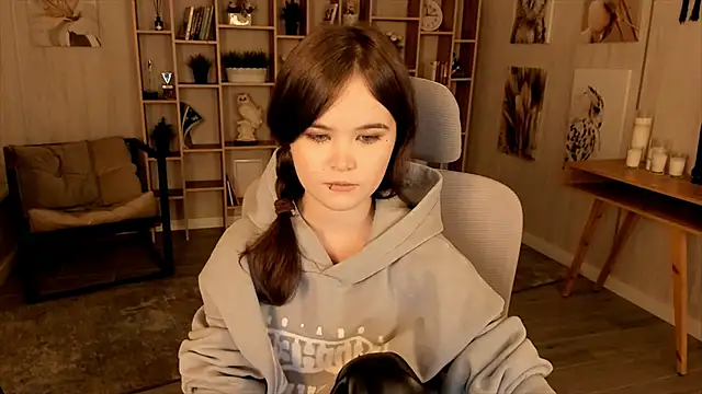 Snapshot of Elainebeness chatting on October 3, 7:22 pm Elainebeness online show from October 3, 7:22 pm