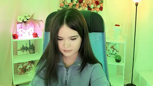 Elainebeness online show from November 15, 10:26 pm