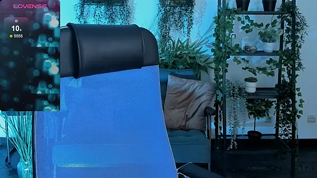 Elainebeness online show from December 21, 4:19 am