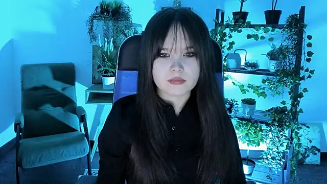 Elainebeness online show from March 17, 7:06 pm