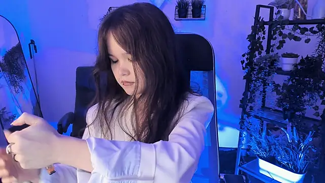 Elainebeness online show from May 12, 11:24 pm