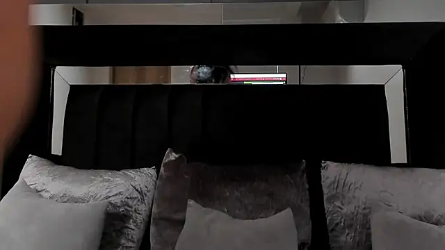 Snapshot of julieta_jewel chatting on March 3, 1:06 pm julieta jewel online show from March 3, 1:06 pm