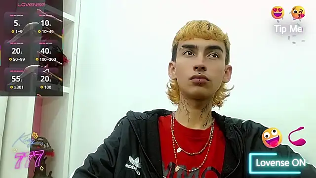 Snapshot of ttimy_x_boy chatting on March 10, 7:52 pm ttimy x boy online show from March 10, 7:52 pm