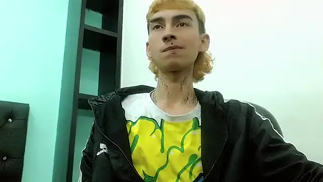 Snapshot of ttimy_x_boy chatting on March 12, 7:20 pm ttimy x boy online show from March 12, 7:20 pm