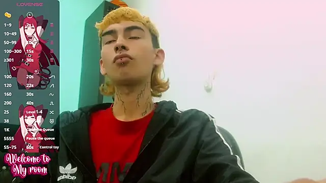 Snapshot of ttimy_x_boy chatting on March 18, 8:01 pm ttimy x boy online show from March 18, 8:01 pm