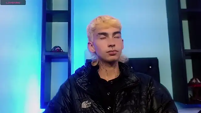 Snapshot of ttimy_x_boy chatting on March 24, 8:14 pm ttimy x boy online show from March 24, 8:14 pm