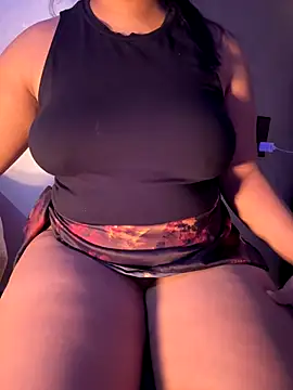 GLamouur online show from December 6, 5:33 pm