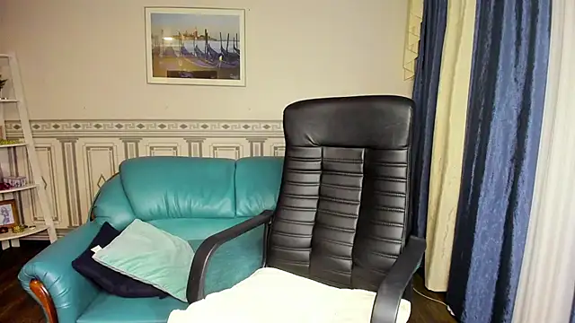 Helen Elliot online show from February 28, 4:42 pm