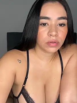 kristynmassey online show from March 13, 8:48 pm